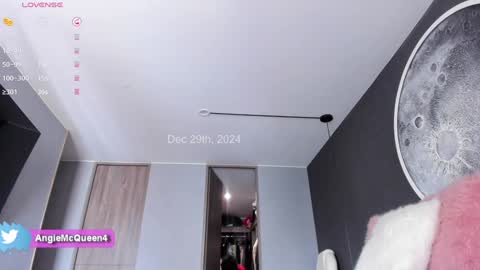 Snapshot of angie_mcqueen chatting on December 29, 2024, 7:43 pm angie online show from December 29, 2024, 7:43 pm