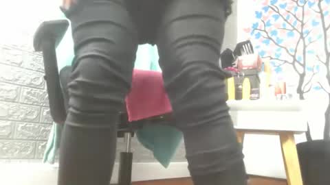 Snapshot of angierot2025 chatting on October 10, 2025, 1:59 am angierot2025 online show from October 10, 2025, 1:59 am