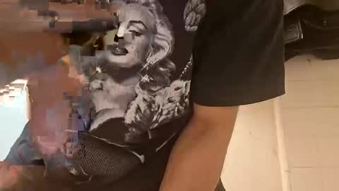 Snapshot of angrychicks83 chatting on February 13, 2026, 1:40 pm angrychicks83 online show from February 13, 2026, 1:40 pm