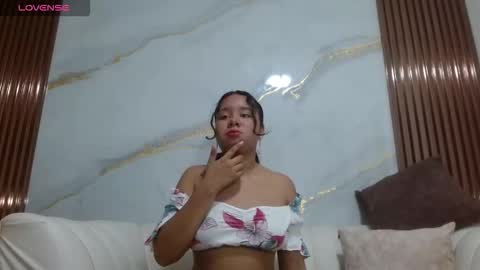 Snapshot of angye_harmony chatting on November 2, 2025, 12:29 pm Angie online show from November 2, 2025, 12:29 pm