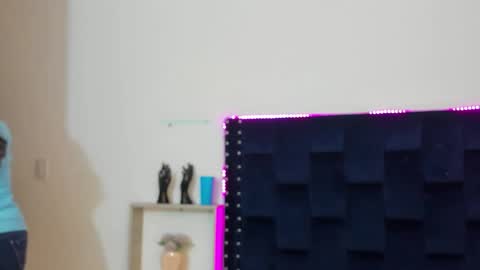 Snapshot of angye_harmony chatting on November 17, 2025, 12:00 pm Angie online show from November 17, 2025, 12:00 pm