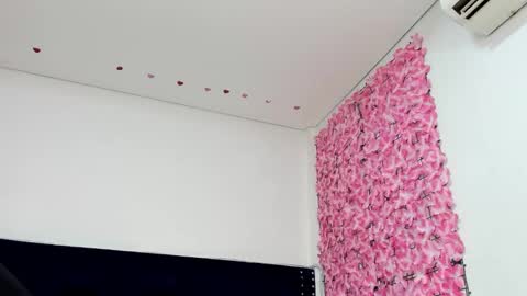 Snapshot of angye_harmony chatting on November 24, 2025, 12:05 pm Angie online show from November 24, 2025, 12:05 pm