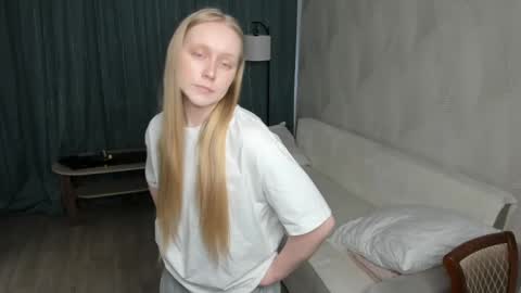 Violet online show from April 17, 2026, 7:11 am