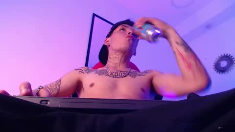 anhonymus online show from September 24, 2025, 3:59 pm