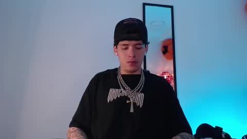 anhonymus online show from October 31, 2025, 8:54 pm