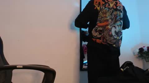 anhonymus online show from November 22, 2025, 8:41 pm