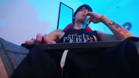 anhonymus online show from December 4, 2025, 4:22 am