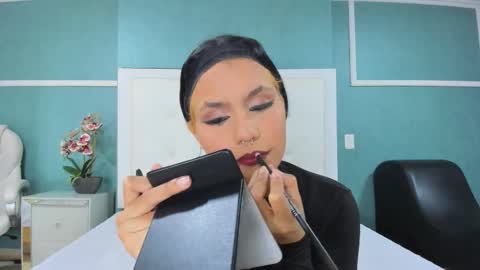 Ania online show from December 18, 2025, 9:54 pm