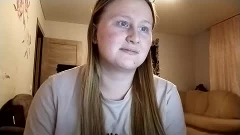 Snapshot of anika_lipps chatting on December 4, 2025, 11:02 pm Anika online show from December 4, 2025, 11:02 pm