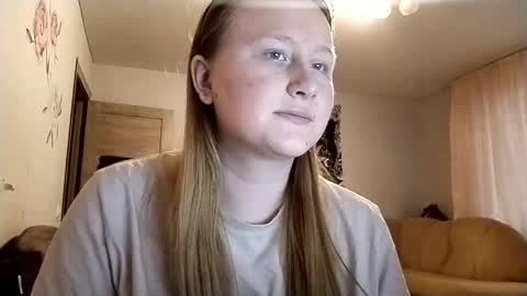 Snapshot of anika_lipps chatting on December 5, 2025, 1:42 pm Anika online show from December 5, 2025, 1:42 pm