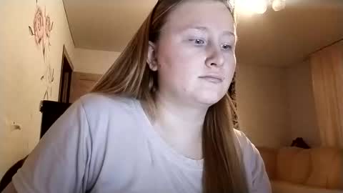 Snapshot of anika_lipps chatting on December 16, 2025, 2:55 pm Anika online show from December 16, 2025, 2:55 pm