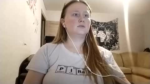 Snapshot of anika_lipps chatting on December 18, 2025, 10:27 pm Anika online show from December 18, 2025, 10:27 pm