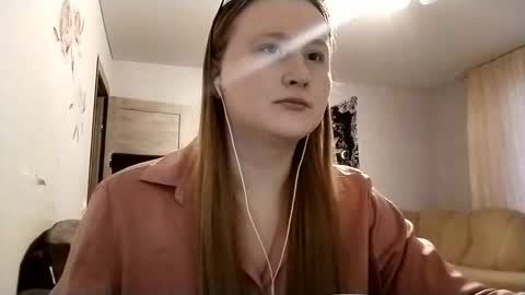 Snapshot of anika_lipps chatting on February 5, 2026, 3:27 pm Anika online show from February 5, 2026, 3:27 pm