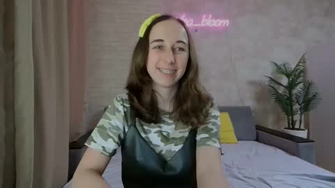 anikabloom online show from January 31, 2025, 11:24 pm