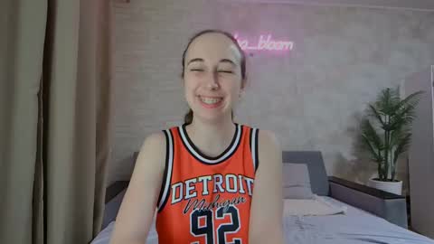 anikabloom online show from February 12, 2025, 9:54 pm