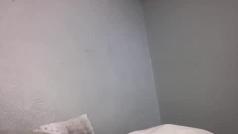 Animeboygirls online show from April 22, 2026, 1:52 am