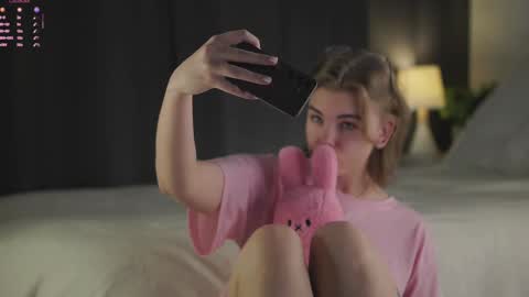 Snapshot of anishavivo chatting on December 20, 2025, 12:12 pm AnishaVivo online show from December 20, 2025, 12:12 pm