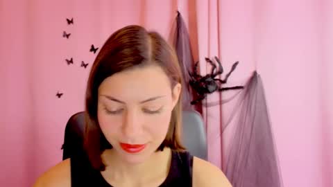 Anni online show from November 30, 2025, 5:06 pm