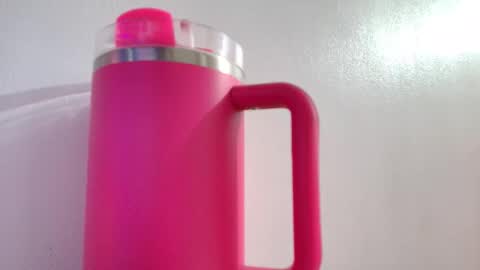 ana independent model online show from February 1, 2026, 6:23 am