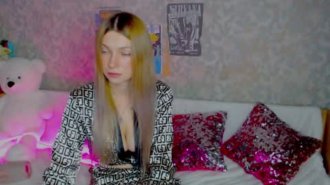 anita_moon_ online show from January 7, 2025, 12:03 am