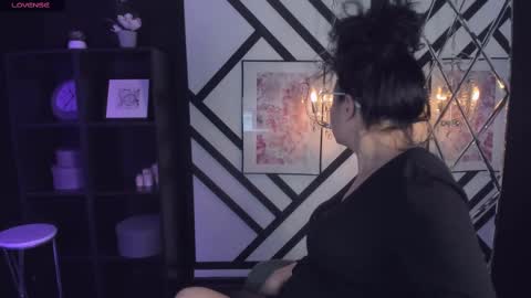 Snapshot of anita_muse chatting on March 6, 2025, 2:30 am Anita online show from March 6, 2025, 2:30 am