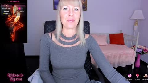 Snapshot of anita_tayson chatting on January 8, 2025, 6:41 am Anita online show from January 8, 2025, 6:41 am