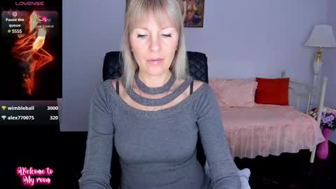 Snapshot of anita_tayson chatting on January 8, 2025, 9:42 am Anita online show from January 8, 2025, 9:42 am