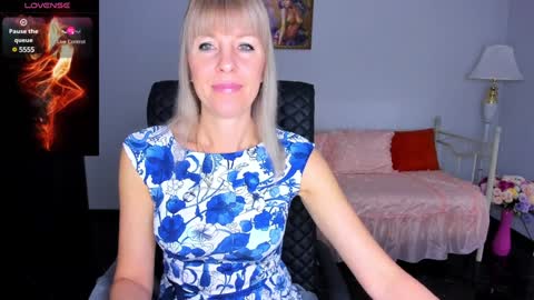 Snapshot of anita_tayson chatting on January 10, 2025, 6:53 am Anita online show from January 10, 2025, 6:53 am