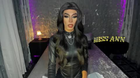 Snapshot of anitacruisze chatting on January 19, 2025, 1:10 am Miss Ann online show from January 19, 2025, 1:10 am