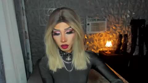 Snapshot of anitacruisze chatting on February 15, 2025, 4:01 pm Miss Ann online show from February 15, 2025, 4:01 pm