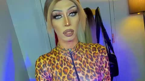 Snapshot of anitacruisze chatting on September 16, 2025, 5:58 pm Miss Ann online show from September 16, 2025, 5:58 pm