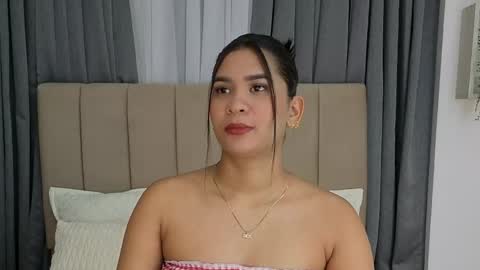 anittafoxx online show from May 1, 2026, 9:19 pm