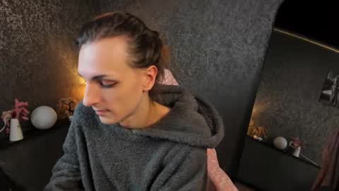 Angel online show from March 6, 2026, 12:01 pm