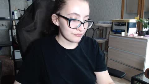 Snapshot of ankey_rayah chatting on December 15, 2024, 3:42 pm Nameless online show from December 15, 2024, 3:42 pm