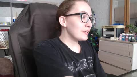 Snapshot of ankey_rayah chatting on January 19, 2025, 7:04 am Nameless online show from January 19, 2025, 7:04 am