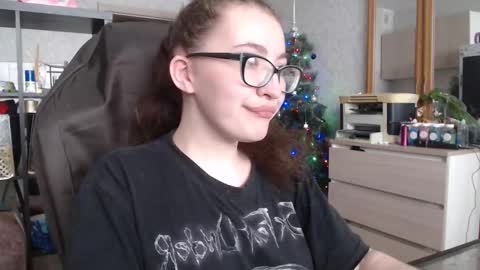 Snapshot of ankey_rayah chatting on January 20, 2025, 5:04 am Nameless online show from January 20, 2025, 5:04 am