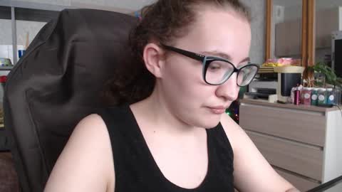 Snapshot of ankey_rayah chatting on January 21, 2025, 5:49 am Nameless online show from January 21, 2025, 5:49 am