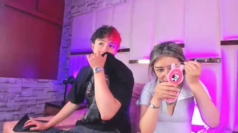 ANGEL AND TEFY online show from November 24, 2025, 5:01 pm