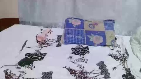 ann_keller online show from April 10, 2026, 7:46 am