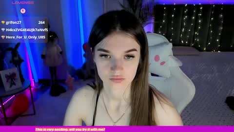 ann_woood online show from May 4, 2026, 6:37 pm