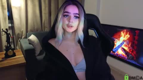 Anna online show from February 7, 2025, 6:13 pm