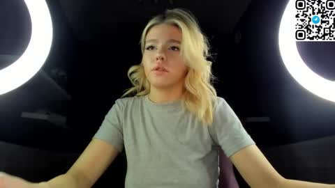 Anna online show from December 16, 2025, 2:27 am