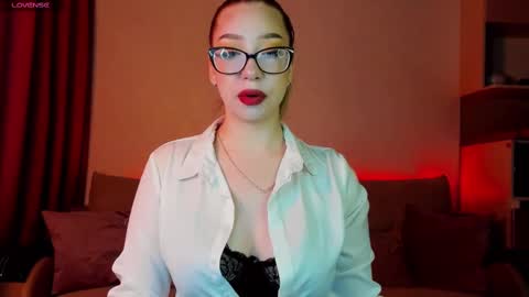 Annabelle online show from March 12, 2025, 2:01 pm
