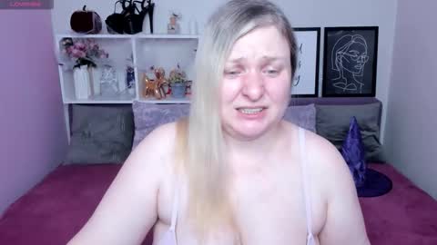 Snapshot of annacherri chatting on October 29, 2025, 3:53 am AnnaCherri online show from October 29, 2025, 3:53 am