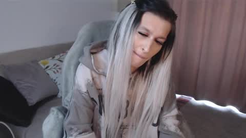 Anna online show from April 25, 2026, 4:59 am