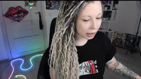 Anna online show from April 15, 2026, 8:20 pm