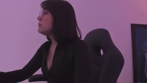 Annara Lein online show from November 28, 2025, 3:42 am