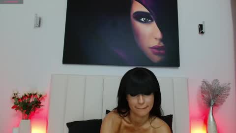 Snapshot of annaros_ chatting on December 14, 2024, 5:58 pm AnnaRos online show from December 14, 2024, 5:58 pm