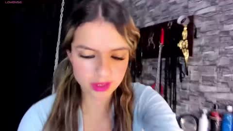 Snapshot of annavi_ chatting on March 3, 2025, 7:06 pm Annavi online show from March 3, 2025, 7:06 pm