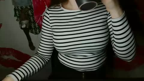 Bella online show from November 7, 2025, 6:19 pm